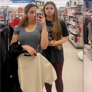 Meet your Posher, Rayna